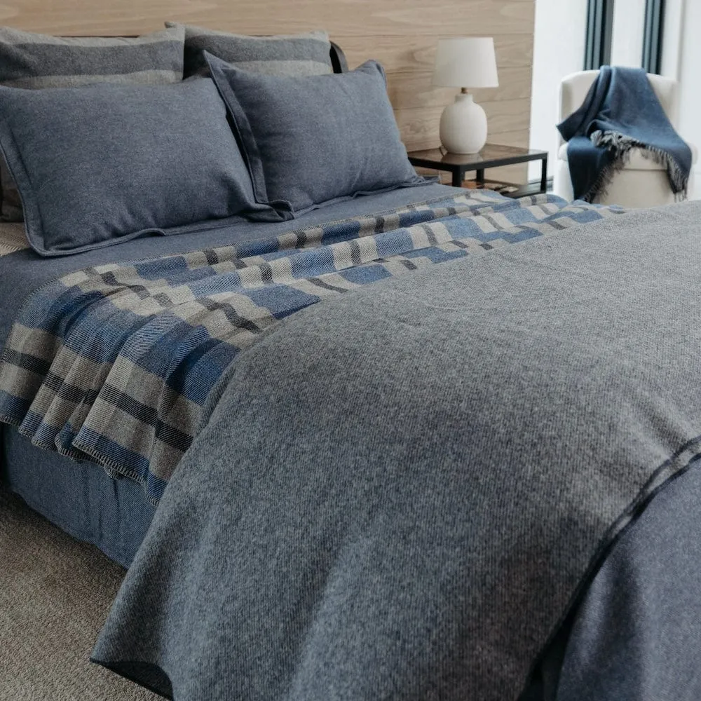 Factory Second Summit Wool Blanket - Navy